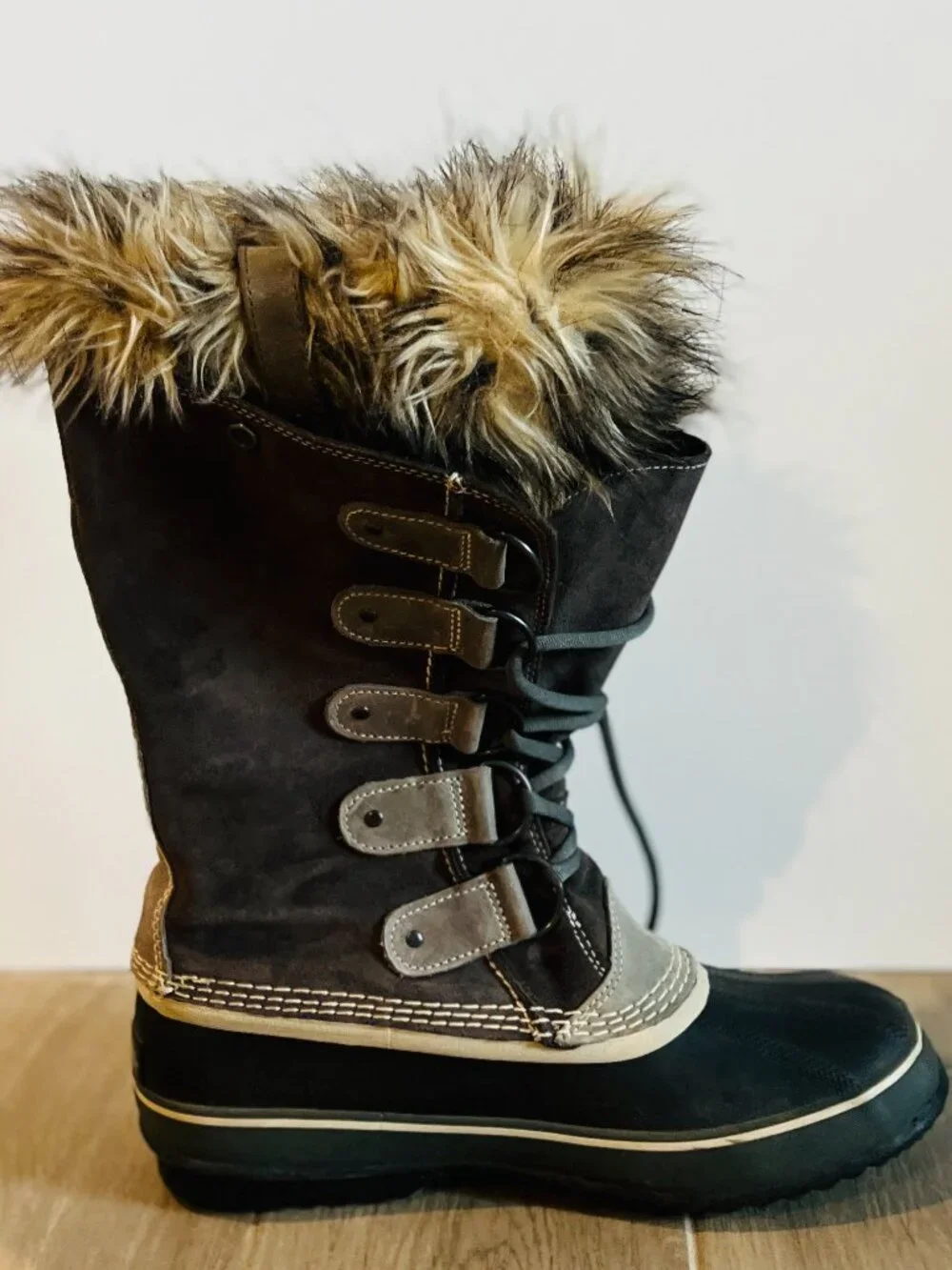Sorel Joan of Arctic Waterproof Winter Boots Faux Fur Women’s Size 10